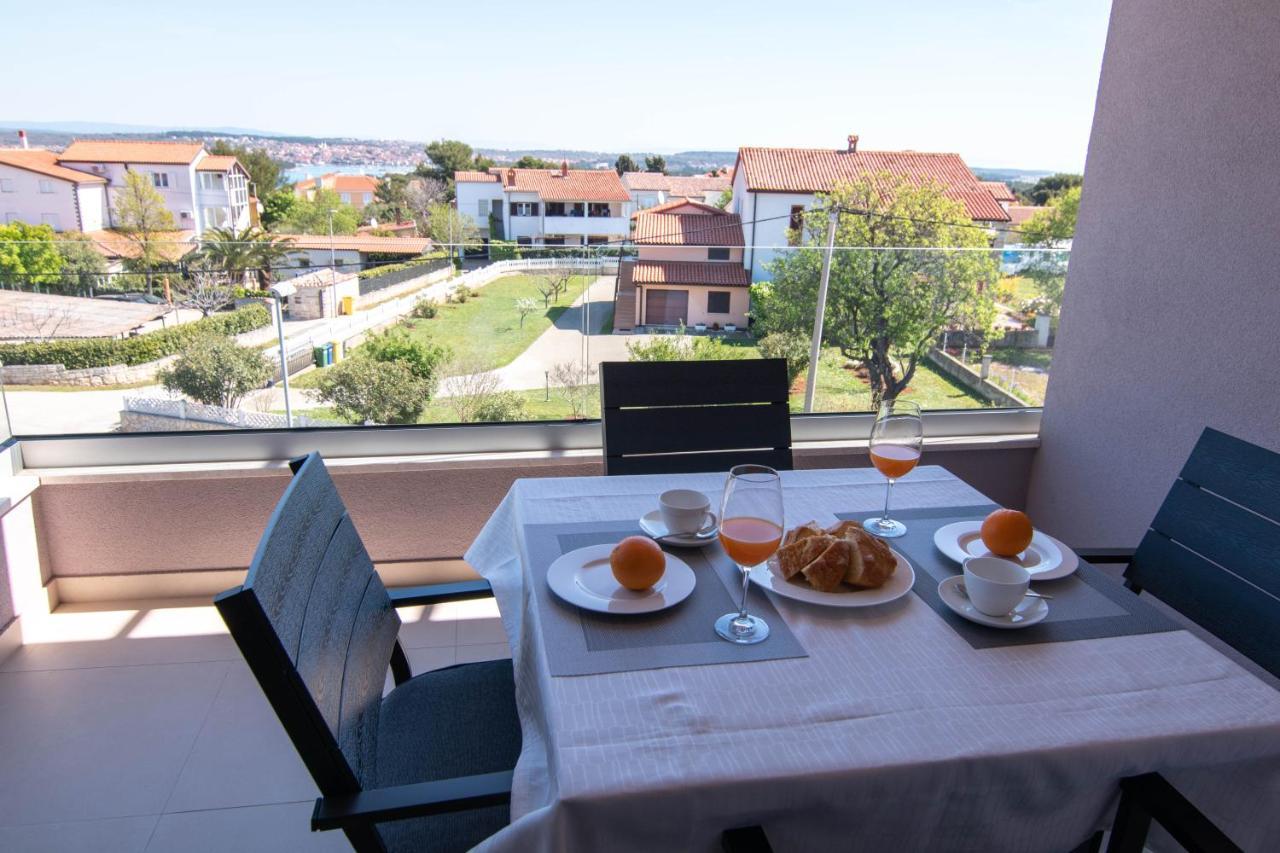 Luxury Apartment Faro With Sea View And Swimming Pool Premantura Exteriör bild