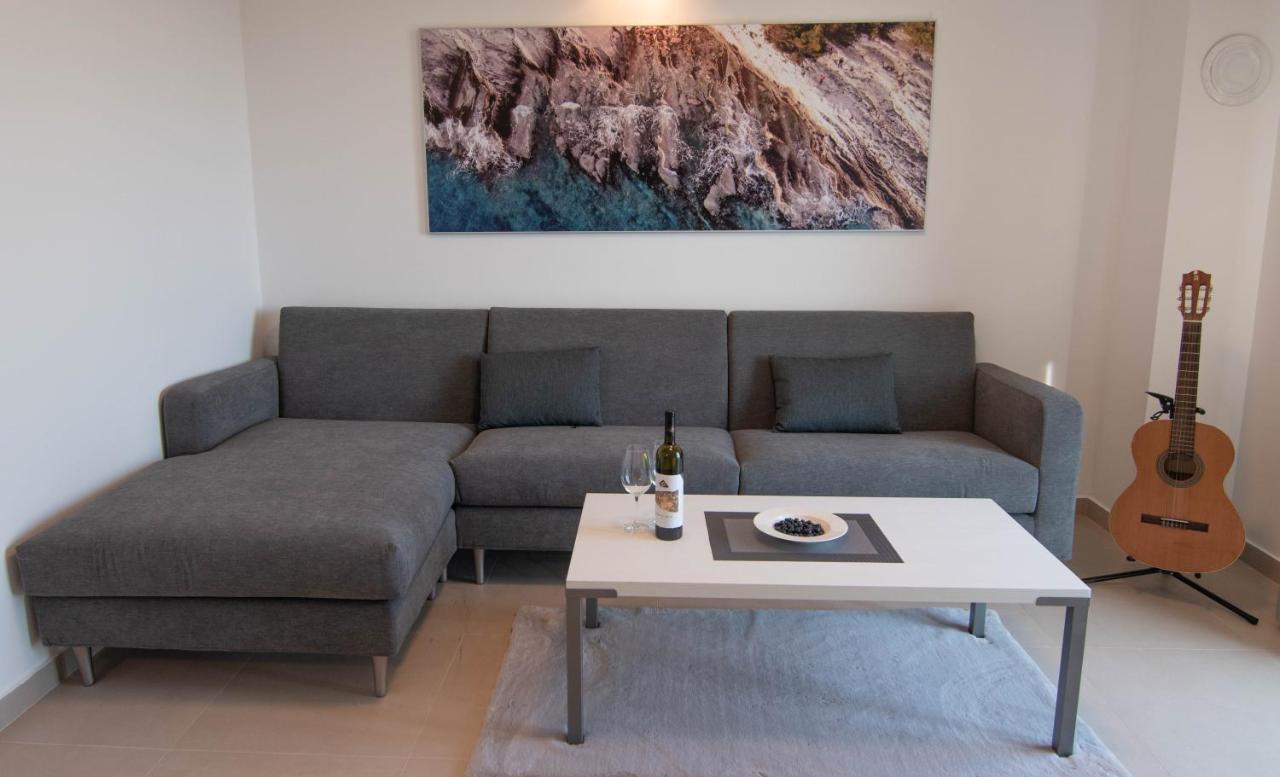 Luxury Apartment Faro With Sea View And Swimming Pool Premantura Exteriör bild