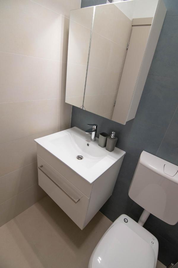 Luxury Apartment Faro With Sea View And Swimming Pool Premantura Exteriör bild