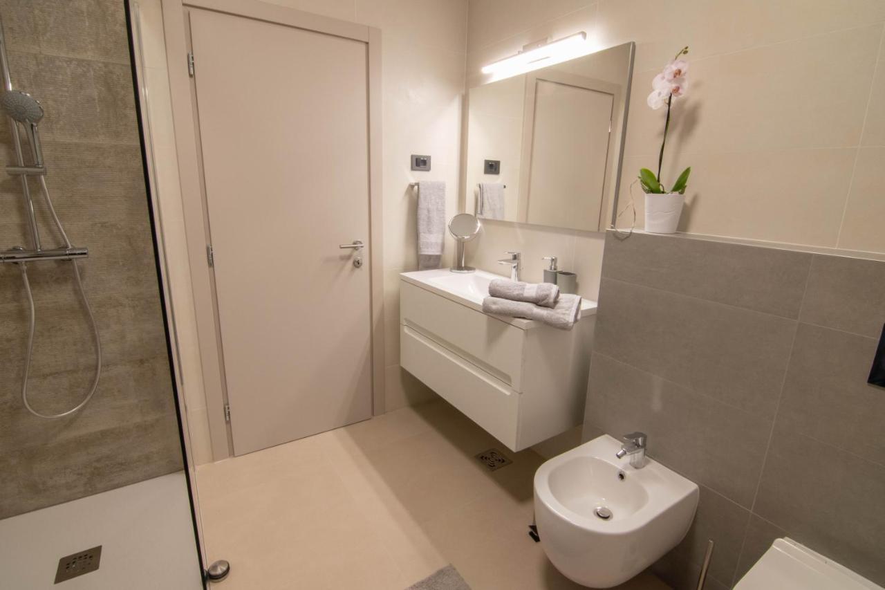 Luxury Apartment Faro With Sea View And Swimming Pool Premantura Exteriör bild