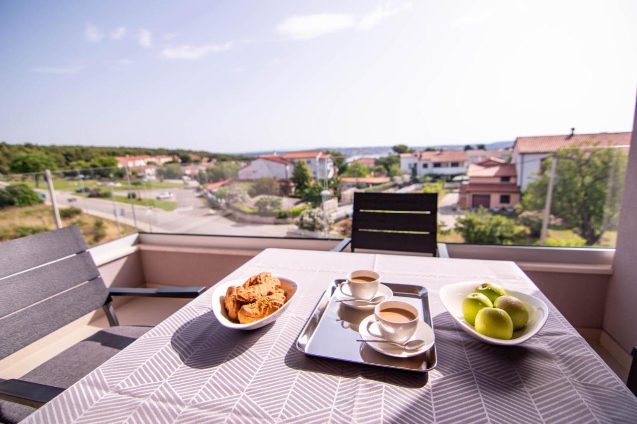 Luxury Apartment Faro With Sea View And Swimming Pool Premantura Exteriör bild